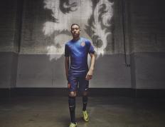 开云下载-跨越时空的篮球神话，詹姆斯单骑救主，天津队绝境逆转掘金