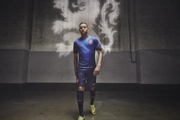 开云体育app-东方星光燃蓝焰，北美豪强鏖战急—赵继伟闪耀尼克斯险胜之夜