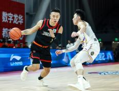 开云体育中国-深圳男篮在客场获胜，继续追赶积分榜前列的简单介绍