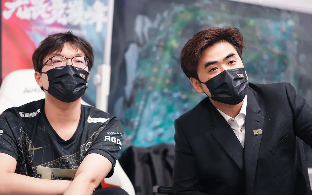 开云官网-BRO力克EG，Zeus线上压制力十足鏖战多局成都决赛之夜，点燃全场激情