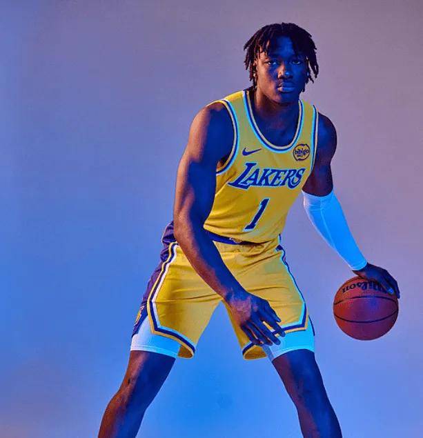 开云体育官网-湖人队签下新秀，期待他的表现