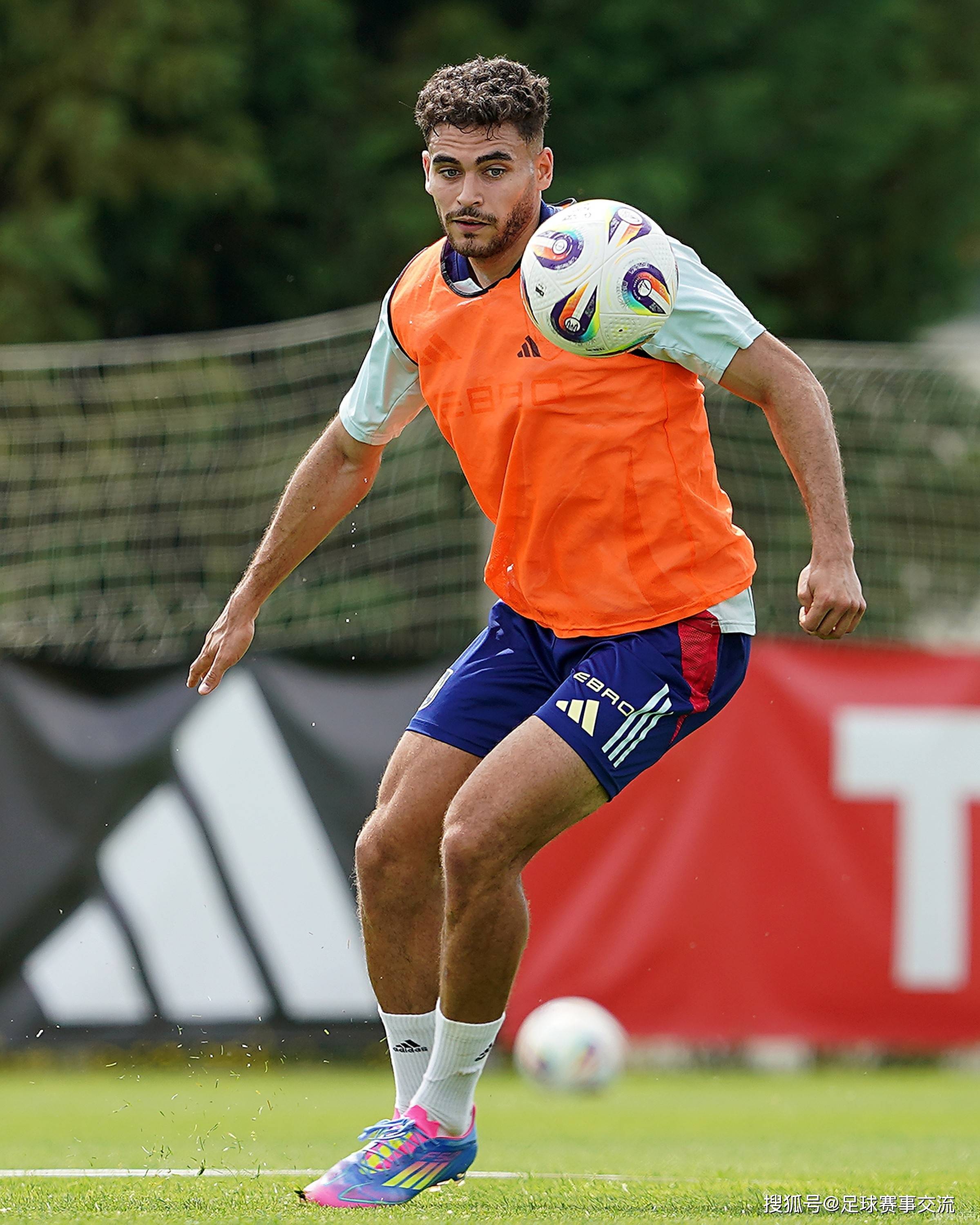 开云体育APP下载-西班牙挑战斯洛伐克：硬仗在即