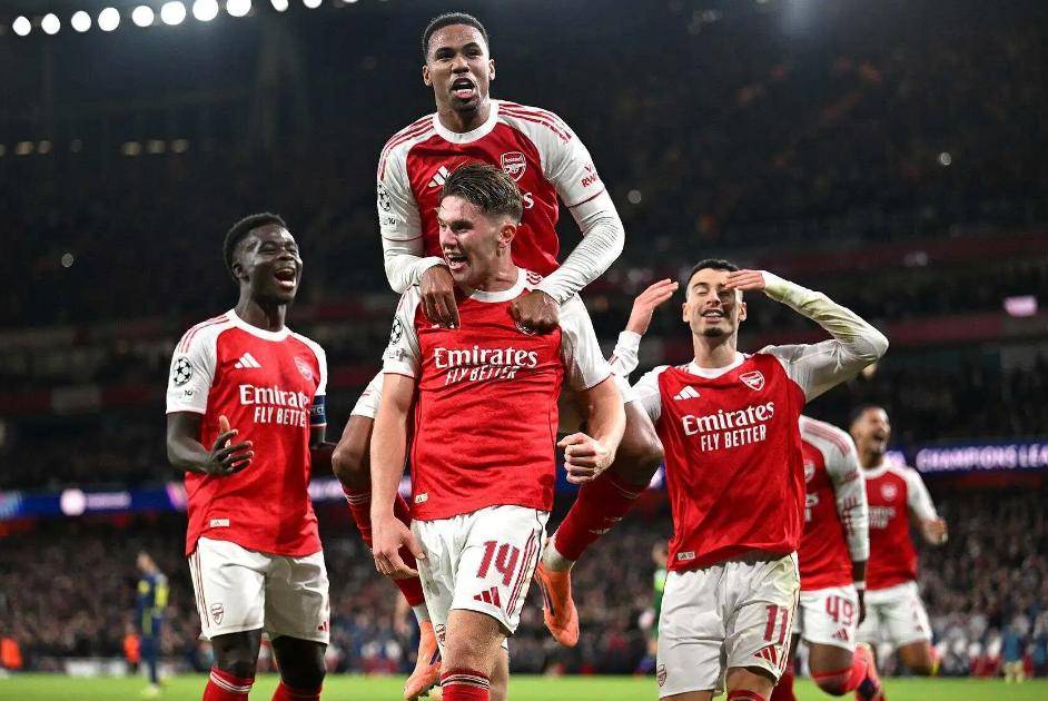 开云体育-阿森纳主场失利，卫冕冠军艰难保级