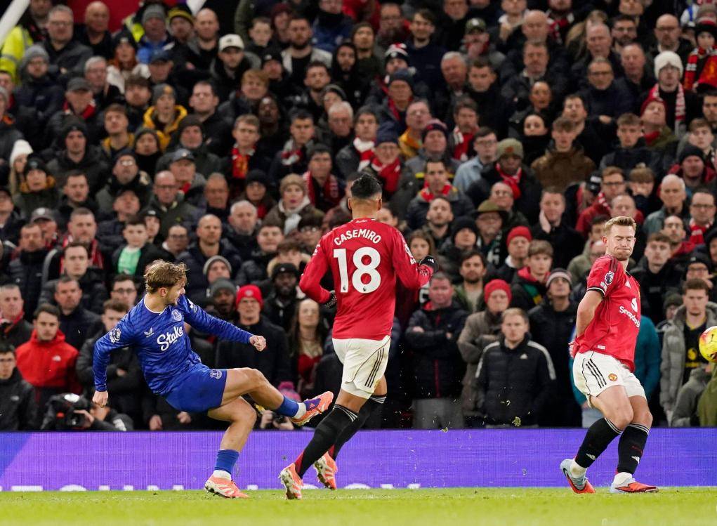 开云官网-曼联险胜美国,皮克点燃赛场