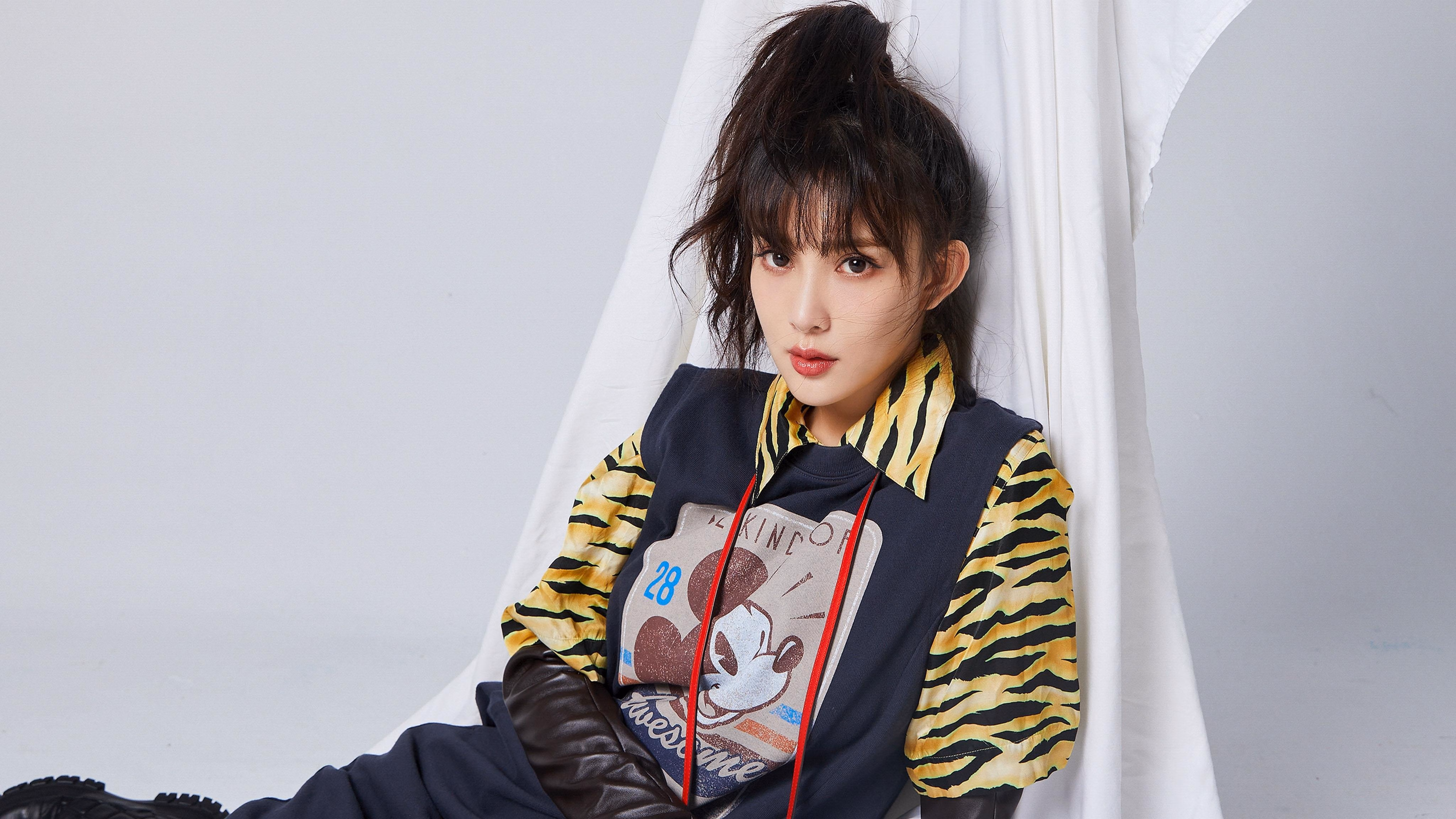 开云体育官方网站-德甲争冠战巅峰对决,阿尔瓦雷斯稳定输出,助队险胜强敌