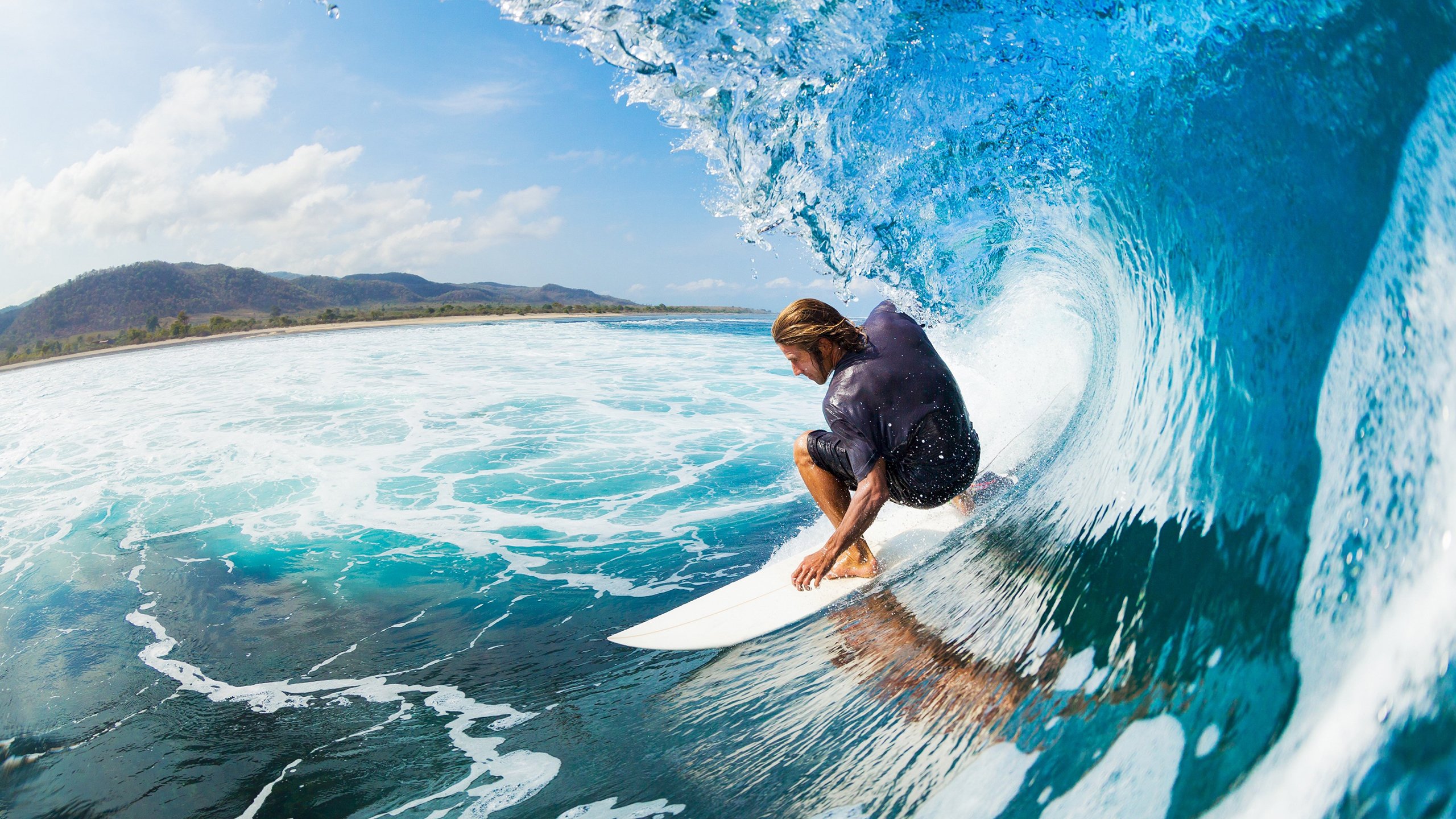 开云体育app-英超争冠夜，场上22人厮杀，唯一的红牌给了场外的巴尔韦德