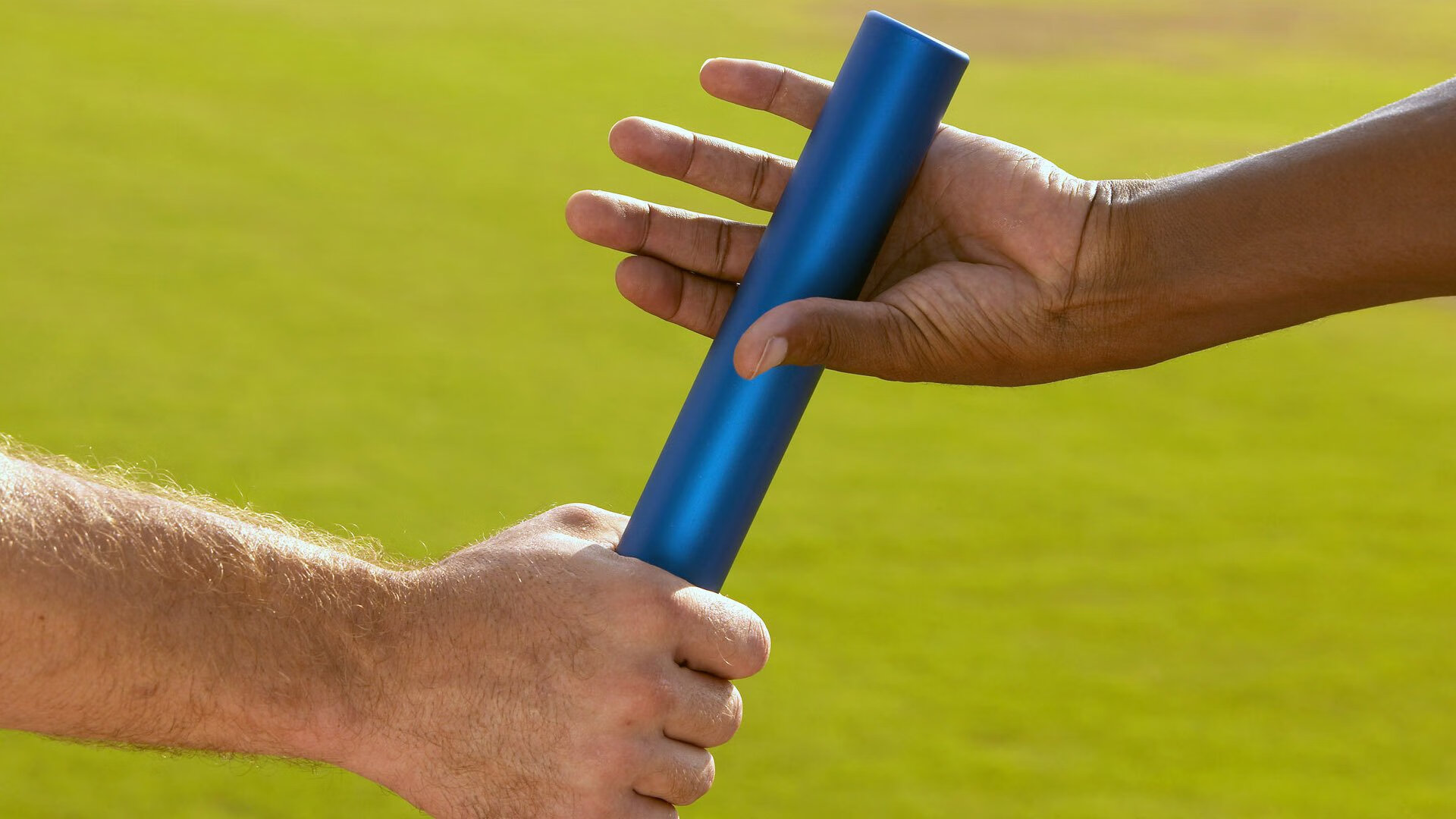 开云体育官方网站-绿茵双响炮，拜仁绝境逢生，马丁内利破茧成蝶